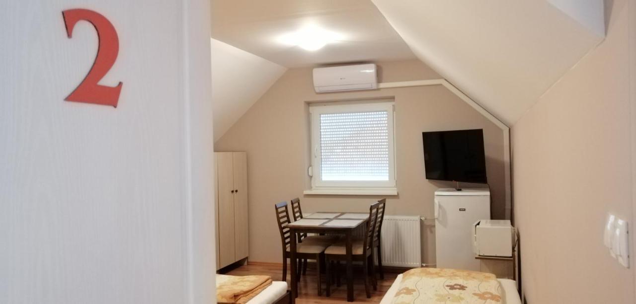 Apollo Vendeghaz Apartment Edeleny Ngoại thất bức ảnh