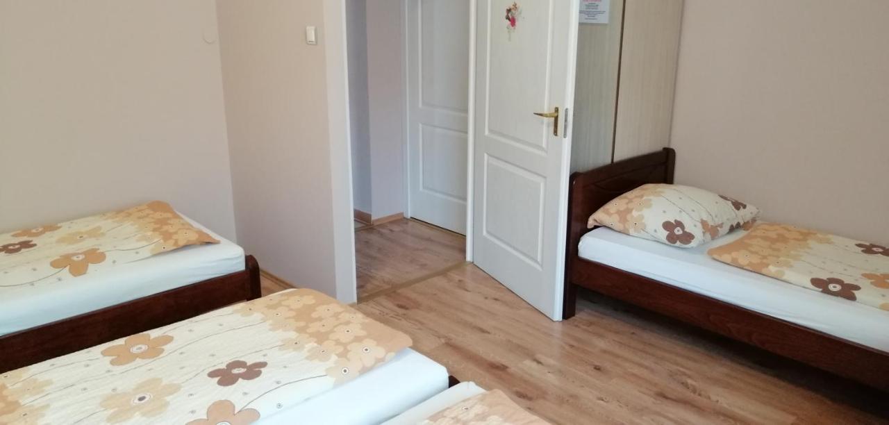 Apollo Vendeghaz Apartment Edeleny Ngoại thất bức ảnh