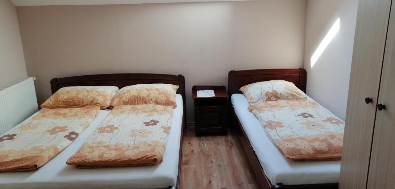 Apollo Vendeghaz Apartment Edeleny Ngoại thất bức ảnh