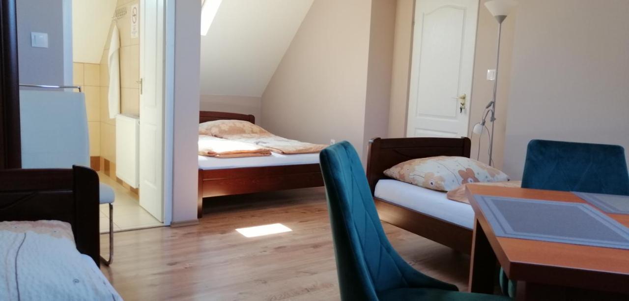 Apollo Vendeghaz Apartment Edeleny Ngoại thất bức ảnh