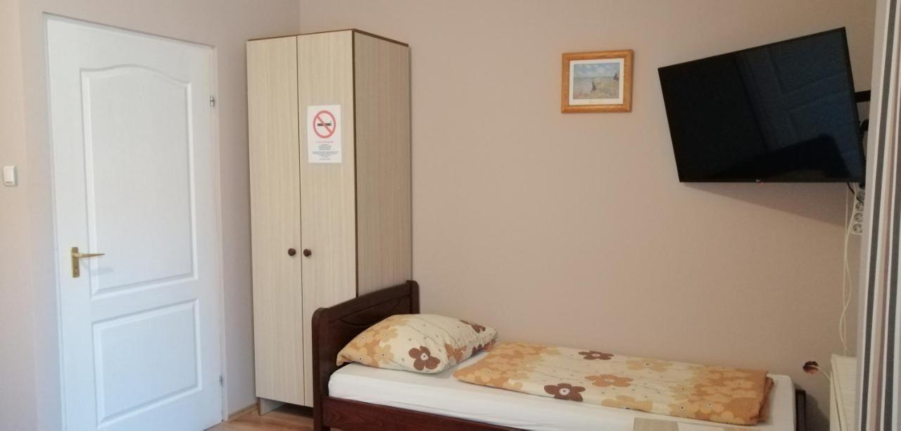 Apollo Vendeghaz Apartment Edeleny Ngoại thất bức ảnh