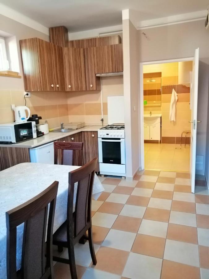 Apollo Vendeghaz Apartment Edeleny Ngoại thất bức ảnh