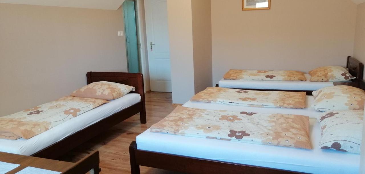 Apollo Vendeghaz Apartment Edeleny Ngoại thất bức ảnh