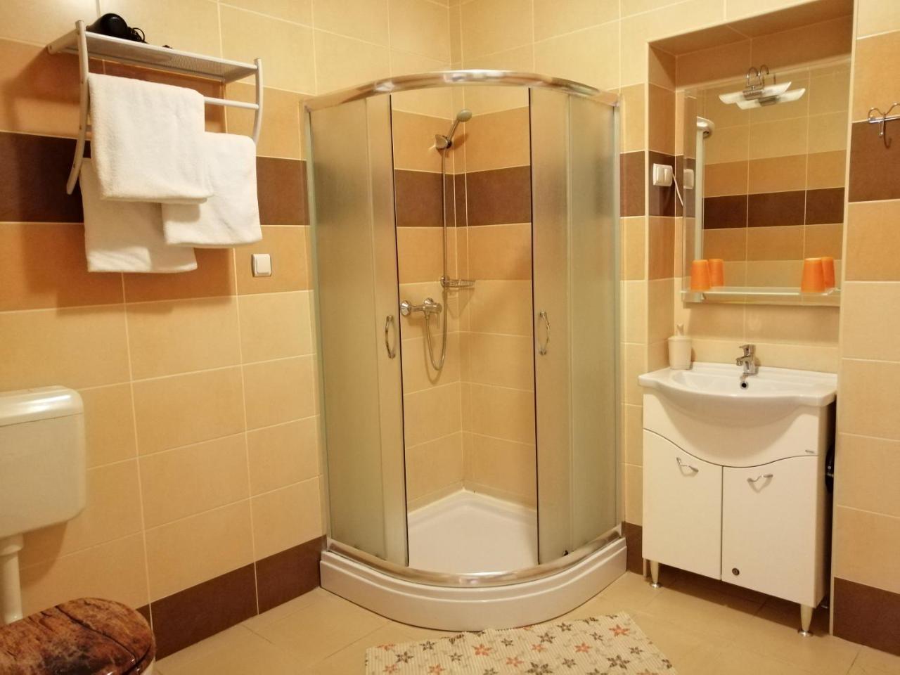Apollo Vendeghaz Apartment Edeleny Ngoại thất bức ảnh